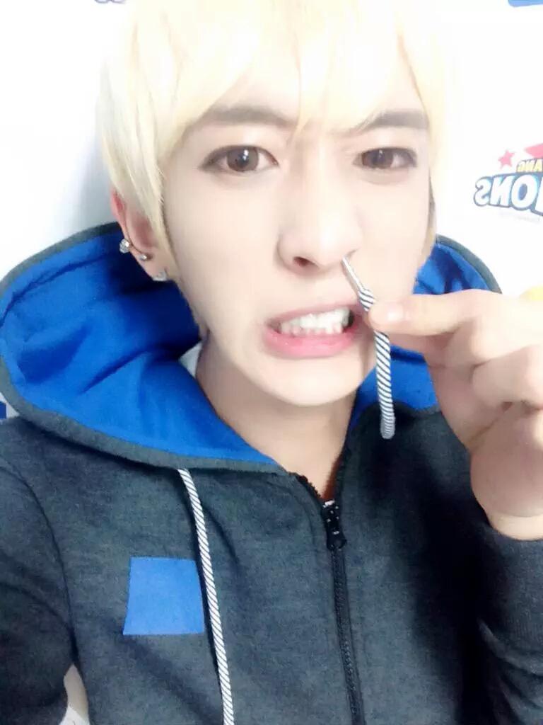 airamschmidt's tweet photo. 😂😂😂this funny #VisualPrinceCbumDay  so funny very funny @TOP_100PERCENT  comeback now!!! http://t.co/8fmzdzoLUp