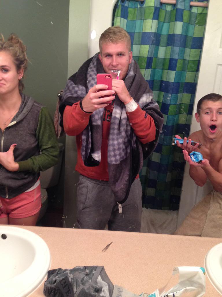 emma_long_tent's tweet photo. Wow we r swaggy #jayish http://t.co/0zUQS9NLMz