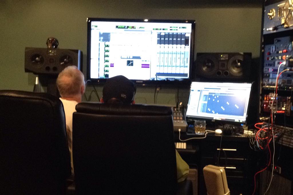 PrairieFogg's tweet photo. In the studio! http://t.co/XgTCVgUf0b