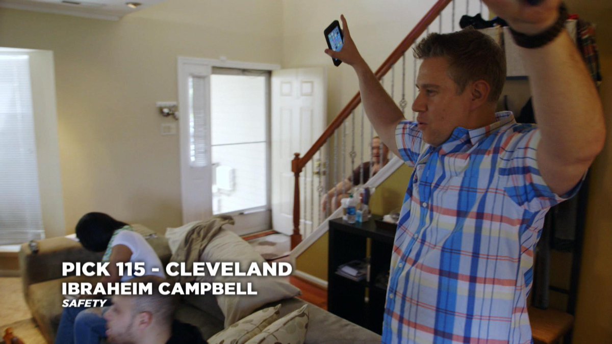 .<a href="/JeffLuc1/">Jeff Luc</a> wants to play LB but the @browns want him at FB. <a href="/SunnyTheAgent/">Sunny Shah</a> has to let them down easy. #TheAgent