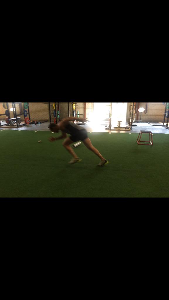 CoachWoodford's tweet image. Acceleration mechanics #forwardlean #armdrive #positveshinangle #pushintotheground #tripleextension