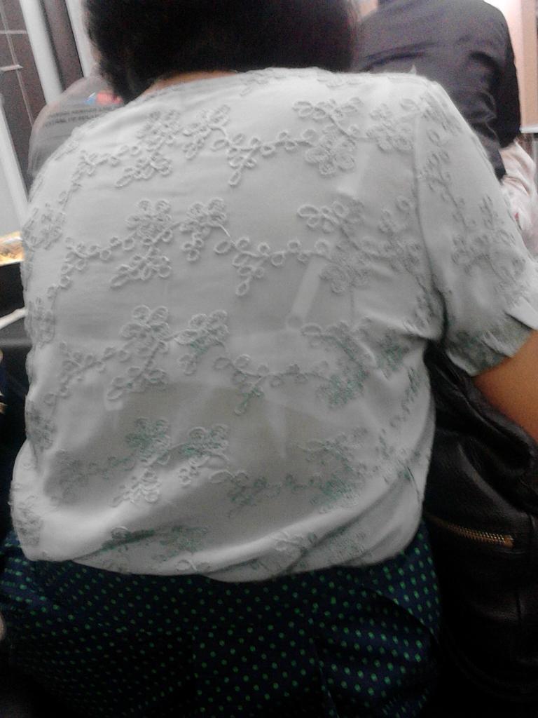 nakula__'s tweet photo. Gatel tanganya pngen tak jepretin tali nya hahaha *kelakuan pas bete pelajaran jaman sma 😂😂 http://t.co/F0CthdX25j