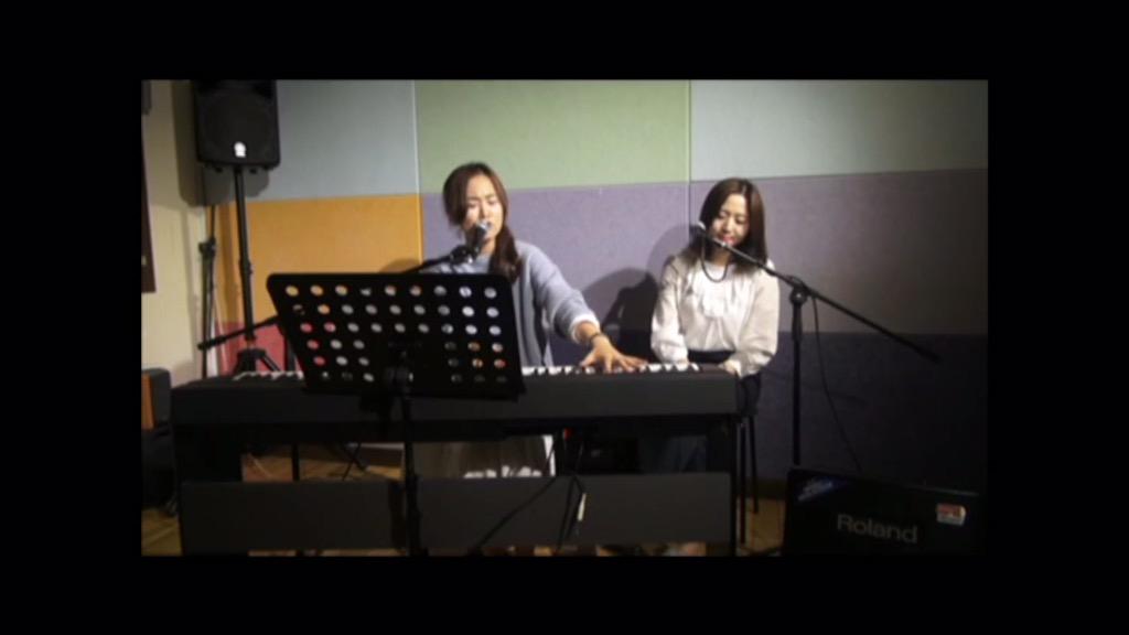 French_Knot's tweet photo. 프렌치노트의 
널 사랑하겠어 cover 영상이
프렌치노트 유튜브채널과 페이지에 
공개되었습니다 많이봐주세용😘

http://t.co/q7EgKa1Hk6
http://t.co/TG6pXf6c25 http://t.co/noNdTlBGzo