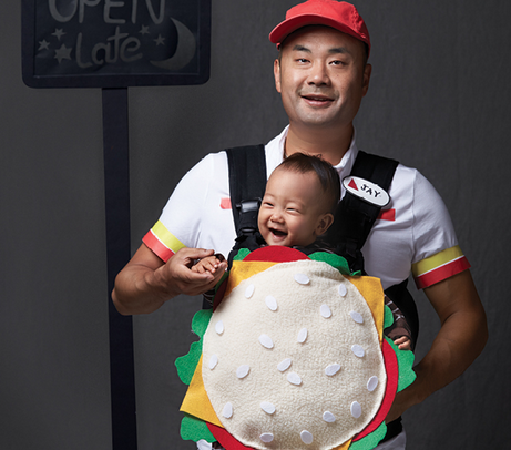 Todaysparent's tweet photo. 6 fun baby carrier Halloween costumes —> http://t.co/4BogjW81PC That unicorn, thoughhh! 🌈 http://t.co/6kHjOQjic9