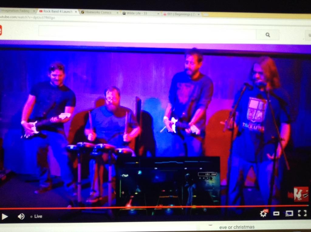 GavinsGoofballs's tweet photo. Damnit Casual Tuesday. How many times have we told you to stay out of romances with other bands? @AchievementHunt http://t.co/i801BoOFgB