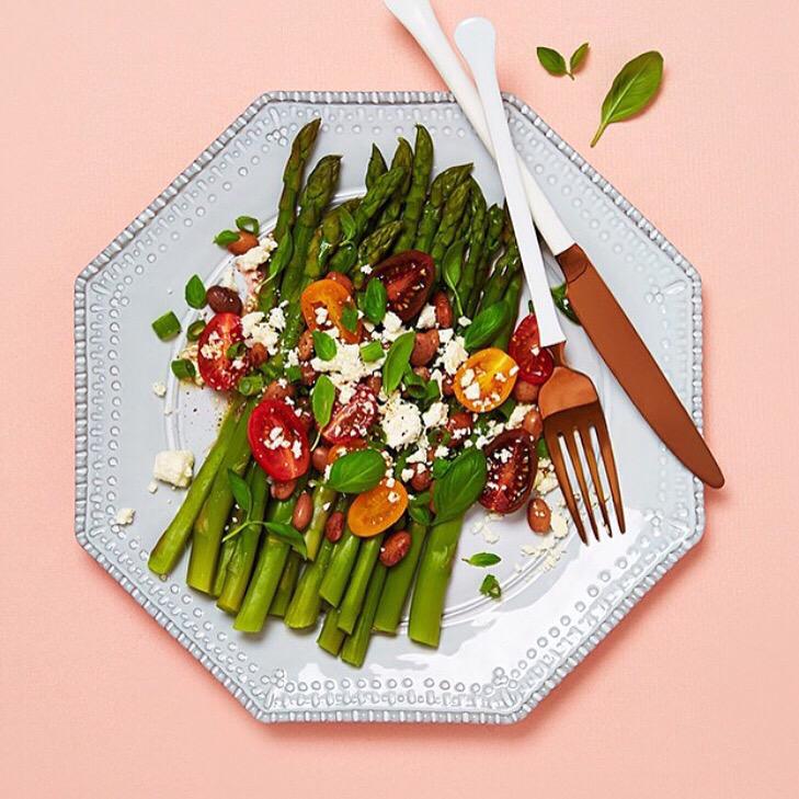 Kuşkonmaz+cherry domates+peynir 👌🏻 Siz bu öğlen ne yiyiyorsunuz? #JuiceLA #sagliklibeslenme