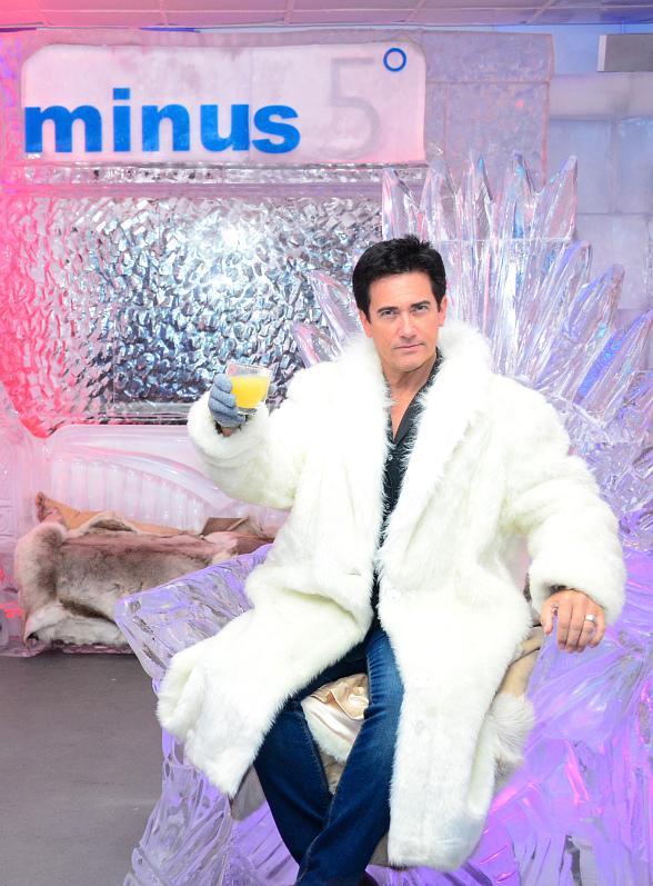 VegasNews's tweet photo. .@Minus5IceBar Celebrates @GORDIEBROWN with new Cocktail http://t.co/LbbEYEwSeL @VegasNews @MonteCarloVegas #vegas http://t.co/igs2fA2YVy