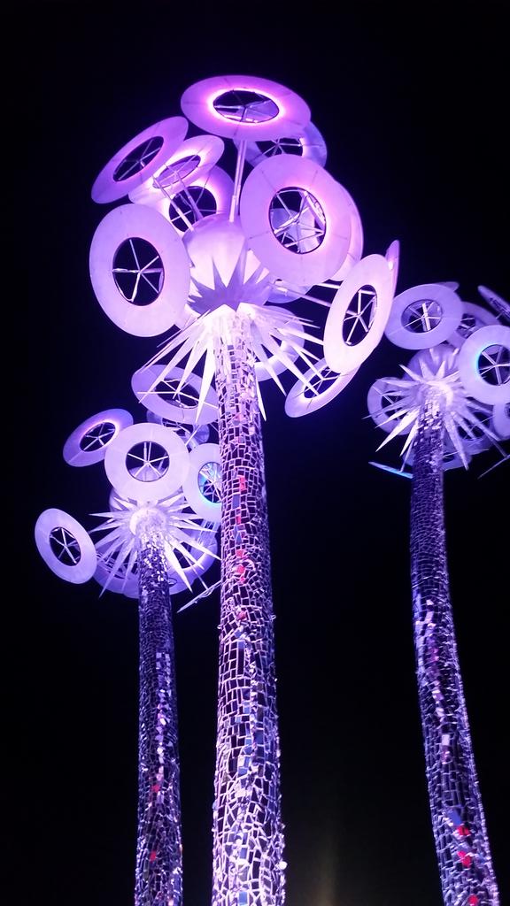 TweetsByMac's tweet image. Whatever this is #maxbash