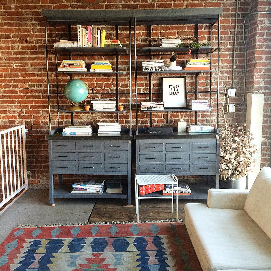 by .@moelawgroup <a href="/theuniquespace/">The Unique Space</a> is always a good place to cozy up and #cowork. #uniqueusa #coworking #entrepreneurs…