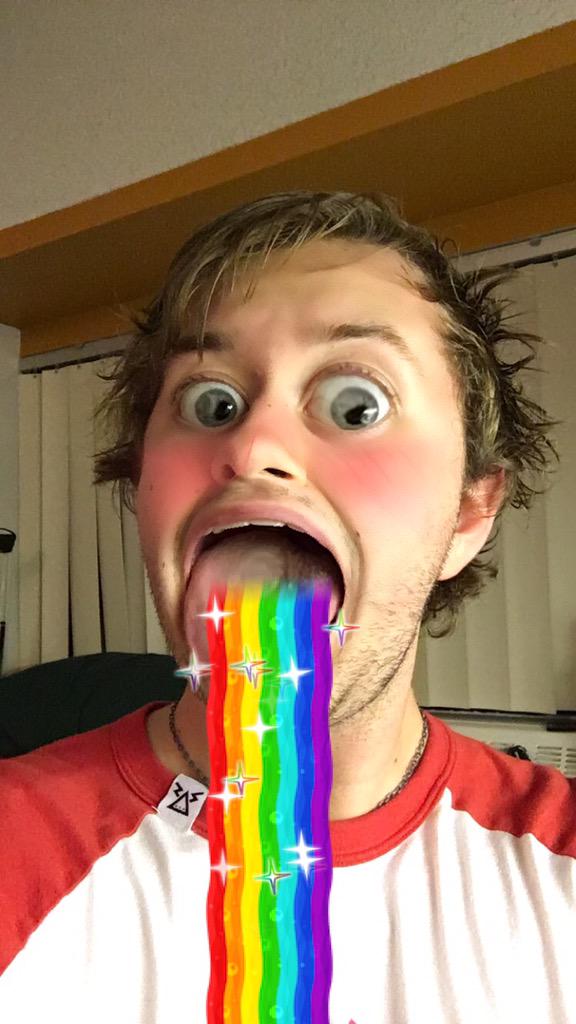tatenhomas's tweet photo. Am I close? @Michael5SOS #snapchat #rainbow #michaelclifford #5sos #sydeshow #natethomas http://t.co/PdLyGk6cXl
