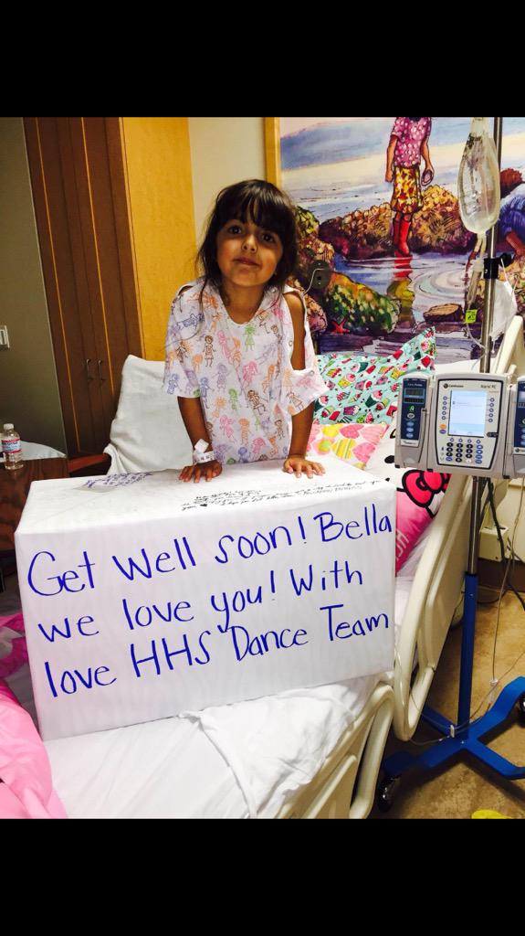 kkoorrraa's tweet photo. This is Isabella Mr.Topetes daughter, she has leukemia, dance team wants everyone to keep her in their prayers ❤️😇 http://t.co/11zog8gZbH