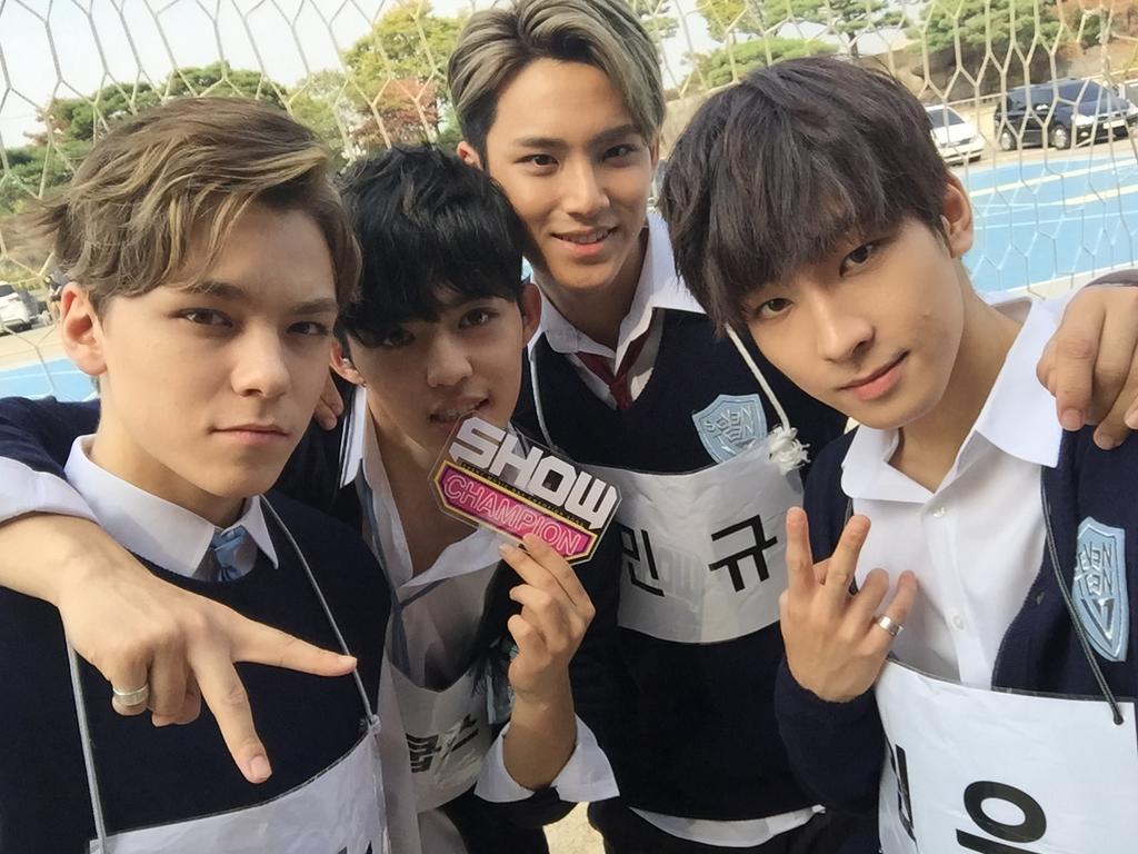 showchampion1's tweet photo. 바깥 바람 쐬고 행복 지수 상승한 세븐틴😄 보컬·퍼포먼스·힙합라인 모두 훌륭하네요👍 자동 만세 삼창 외치게 하는 세븐틴의 무대 조금만 기다려주세요~ 오늘 저녁 7시 쇼챔피언 본방사수! http://t.co/pqQL3Mfm8K
