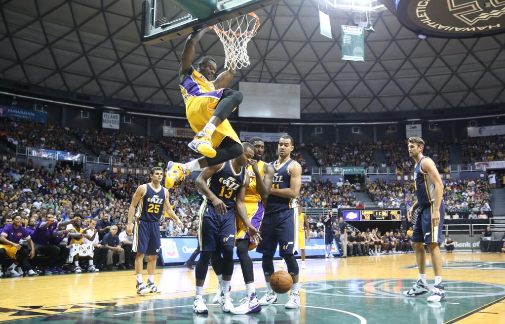 Lakers's tweet photo. Straight beastin' #AlohaLakers http://t.co/CspuUJPC15