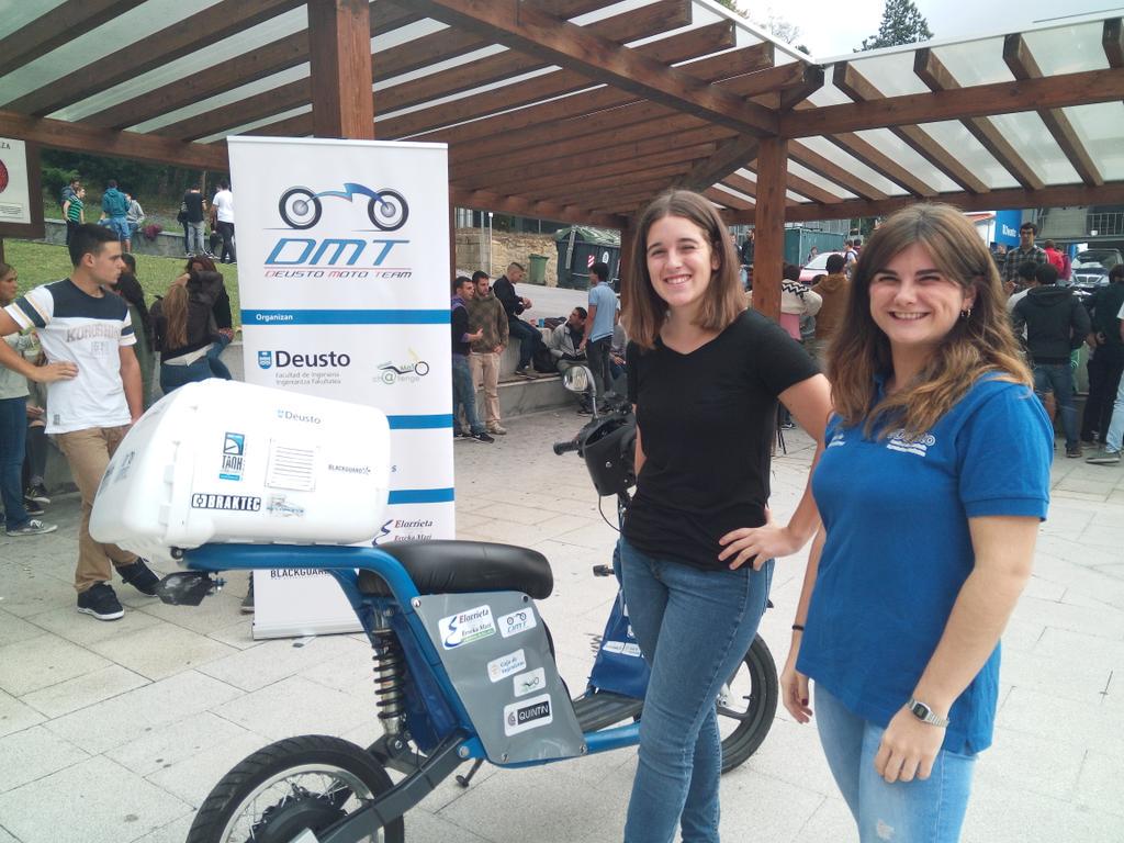 IngDeusto's tweet photo. Animaros a conocer #deustomototeam ahora en la plaza de la memoria @IngDeusto @deusto puedes probar la moto http://t.co/iyPlHBtIa0