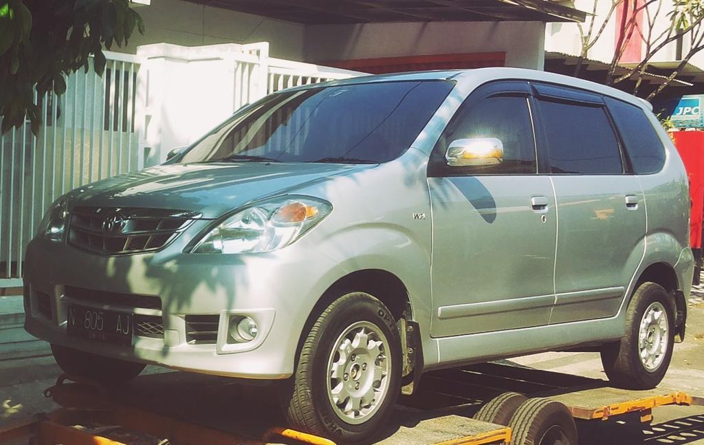 Jual toyota Avanza G vvti 2011 silver. Semua original. 122jt nego. Cp 082139384708. Cod suhat <a href="/infomalangraya/">Info Malang Raya</a>