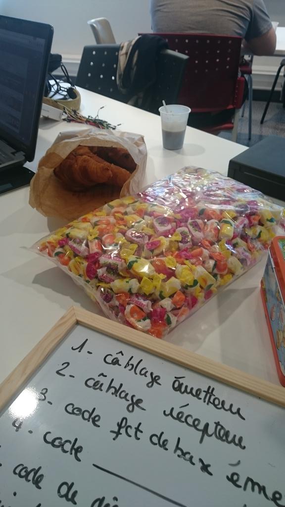 PabloSbastien's tweet photo. #garageweek, #BoB'isen, #on est chaud ! http://t.co/kH55oXwXmY