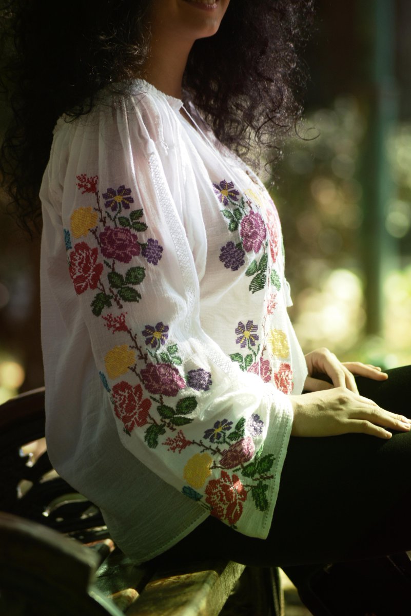 RomanianLabel's tweet photo. Stunning #RomanianBlouse embroidery>>http://t.co/V57ACkMM6U http://t.co/n4TqKCYtOq