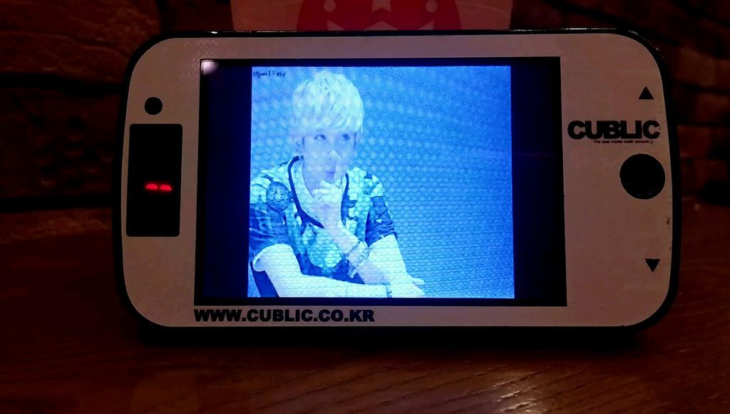 hiikki97's tweet photo. 개인 업무 보러 나온 길에 강남역 4번출구로 나와서 직진 좌회전에 있는 할리스커피 강남태극당점에 카페진동벨 보러 왔어요^^
봐도봐도 멋지네요♥
 #VisualPrinceCbumDay http://t.co/su65zZmy2X