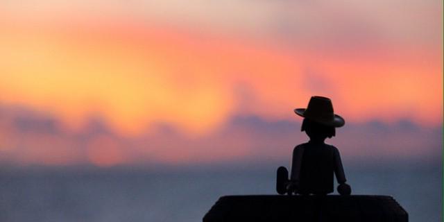 playmobil's tweet photo. Lonesome cowboy | #PLAYMOBIL fan photo of the day by @gregbronard (https://t.co/jamPjXakxG) http://t.co/Wz3GsC1EEv