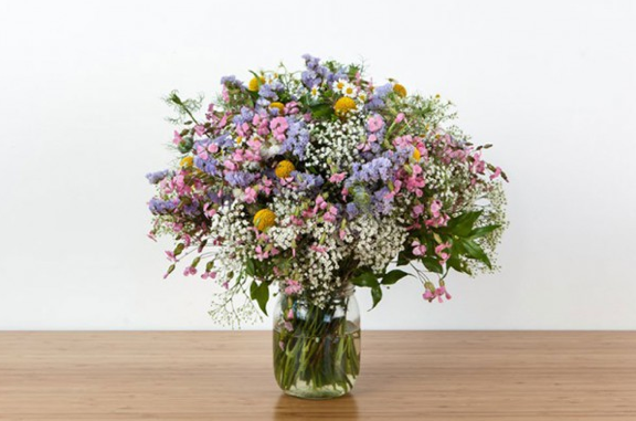 MagazineCheek's tweet photo. #Flowerness, le site de livraison de fleurs qui nous ressemble http://t.co/pOgEZb8wOm http://t.co/mfrgtTMDhm