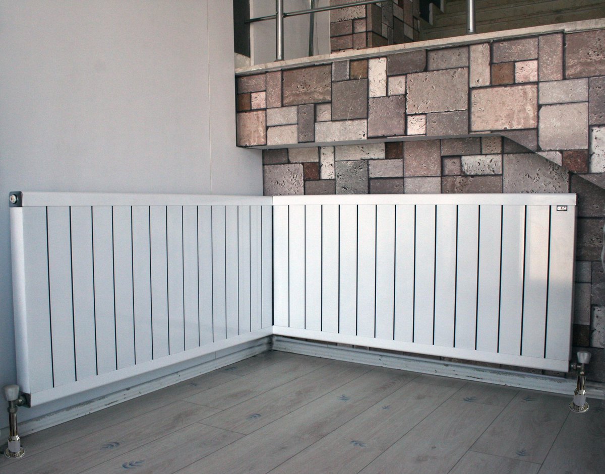 Türkiye'de yalnızca Risa'nın ürettiği Köşeli Radyatör, yüksek ısı gerektiren ve tek tesisat olan yerlerde kullanılır.