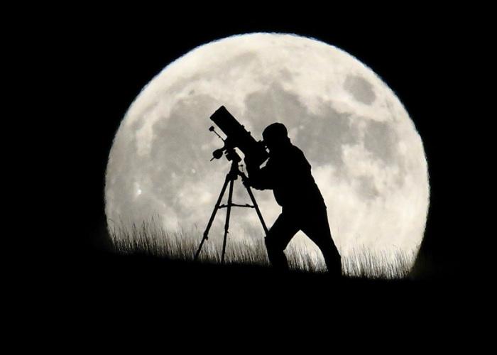1stIndiaNews's tweet photo. #moonbuzz 
10 Stunning Rare Blood Moon Images You Must See
7. Brighton, England http://t.co/BSmmWHLNna
