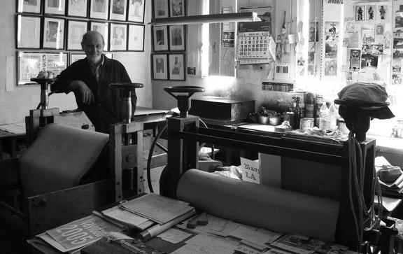 acgarrotxa's tweet photo. Avui, 18.30h, "#MiquelPlana, poeta del grafisme", conferència d'Antoni Monturiol organitzada per #ACUGA d'#Olot. http://t.co/BfRvZDA6uP