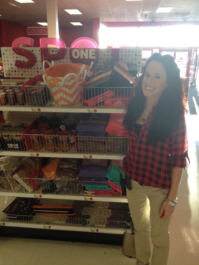 alicia_copes's tweet image. #targetlovesplaid #t13lovescristi #LODstrong #1stimpressionscount #$spot @ConnieDroge @HacklerRoy @HansaSnyder