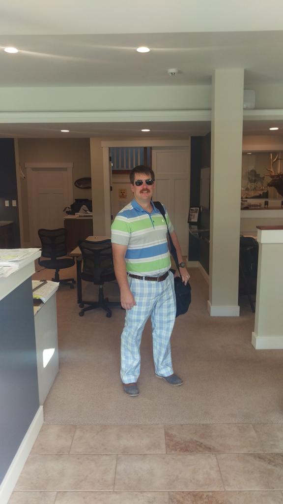 jbarrowcsa's tweet photo. Pablo escobar showed up today for a viewing of Narcos http://t.co/605eYwxWuY