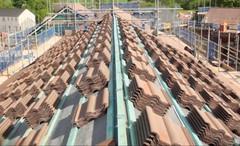 What do roofing contractors think about the Innofix Clip? Find out here: bit.ly/1Me43Ch #fixedinaclick