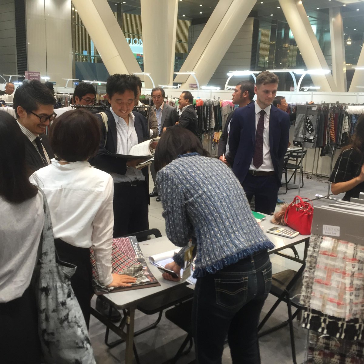lintontweeds's tweet photo. @lintontweeds at the #JITAC #EUROPEAN #TEXTILEFAIR in Tokyo Japan this week #linton #collection #couture #fabric http://t.co/LzYfmLhUoF