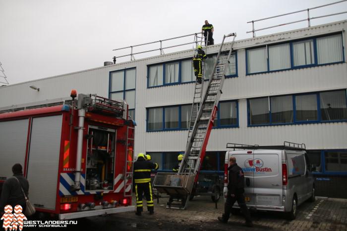 WestlandersNu's tweet photo. Toch nog nablussen na zeer grote brand Industriestraat http://t.co/p5Pr2Wt3Xn http://t.co/6abJU1pJhY