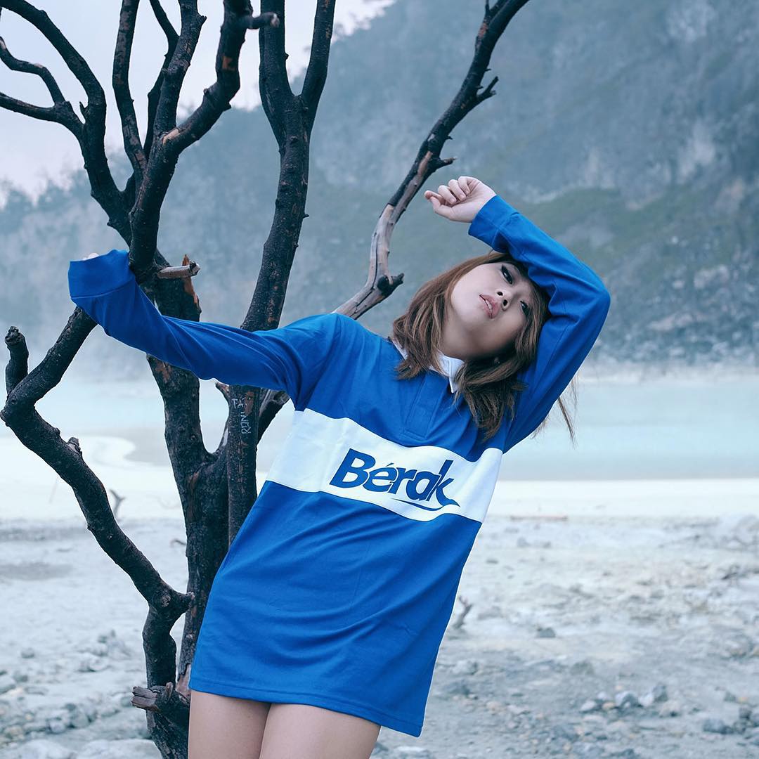 BERAK9420's tweet photo. BLUE RUGBY | S - XXL | S - XXL | IDR 160 K |
TEXT ORDER / WHAT'S APP +6285794201984 / LINE : BERAKMEDIA http://t.co/5LCeGX6GrZ