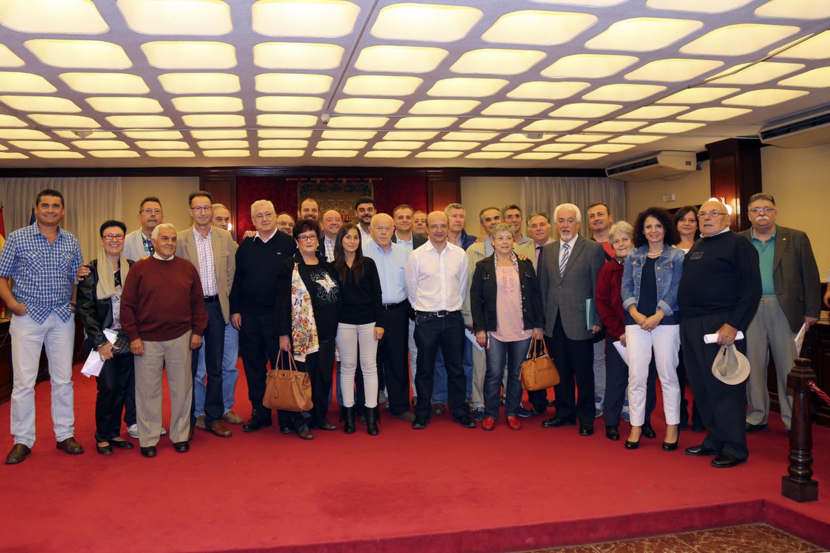 AytoMostoles's tweet photo. Ayer día 6 se constituyeron las Juntas de Distrito Sur-Este y Oeste #Móstoles http://t.co/tJRfpaBPkR http://t.co/pDRPqY9oaC