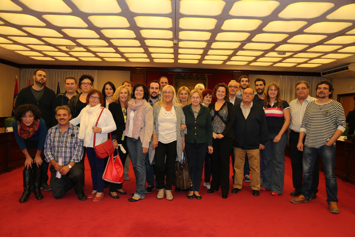 AytoMostoles's tweet photo. Ayer día 6 se constituyeron las Juntas de Distrito Sur-Este y Oeste #Móstoles http://t.co/tJRfpaBPkR http://t.co/pDRPqY9oaC