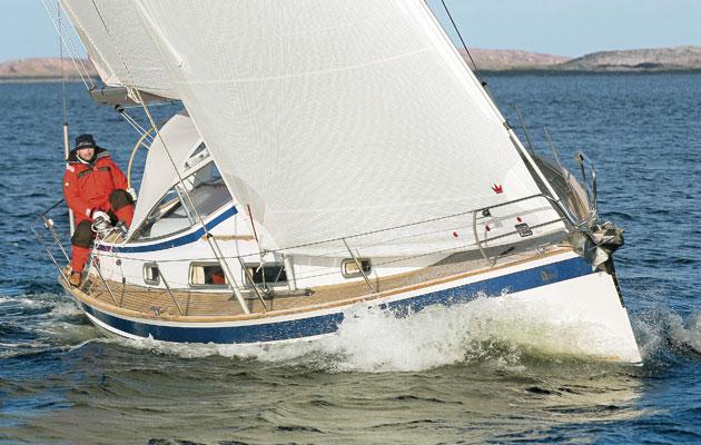 yachtingmonthly's tweet image. How to enjoy winter cruising bit.ly/1j5v52R