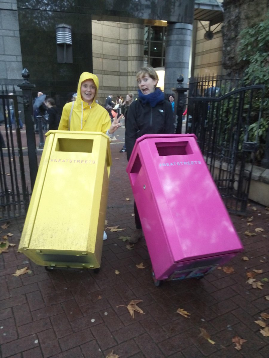 hubbubUK's tweet image. It&apos;s bin a real treat - so long #VilliersStreet. #NeatStreets #funtheory #litter ow.ly/T6UD4