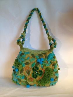 JardindeMaud's tweet photo. Triskelion @JardindeMaud 

#uniquepieces #handcrafted #bags #embroideries #wool #cotton #velour #textile #art #veske http://t.co/8O4N0oUqiZ