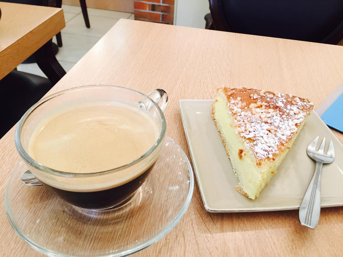jnfrfarris's tweet photo. Tastes from around the world. La Galette de Bourgueil. Café Metry. #France #travel #food http://t.co/Lmq5mWRrxB