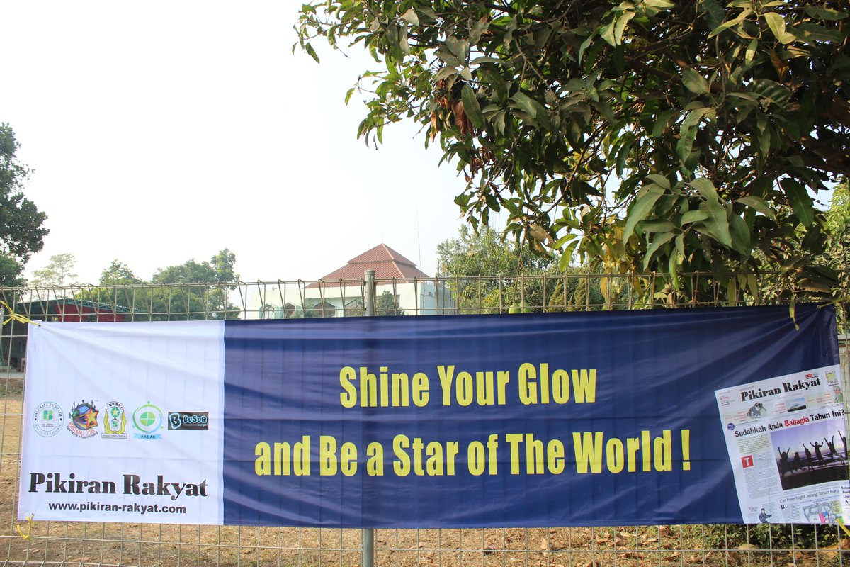 shine your glow and be the star of the world 
#bintang2015 #best08