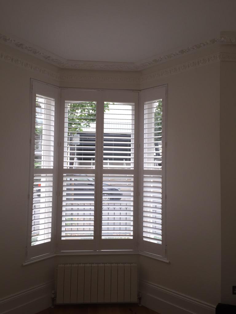 .....Mid panels fitted and louver tensions adjusted. #windowshutterslondon love Your Home ❤️