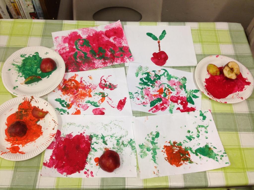 MurstonCommHub's tweet photo. Fabulous #ApplePrinting at #LittleSaintsToddlers this afternoon - well done!
#WednesdaysFrom1pm
@churchurbanfund http://t.co/EGaSvEN3MA