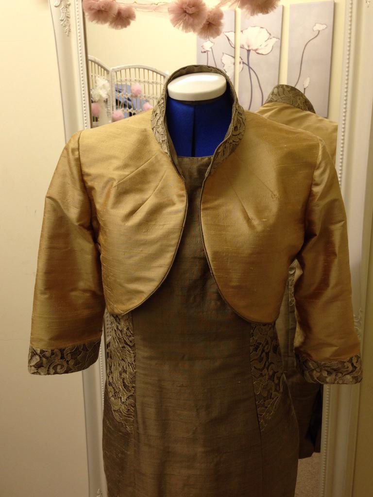 Bespokebysummer's tweet photo. New sample! #silk #lace #motherofthebride #motherofthegroom #variouscolours http://t.co/tmMbHkiM8O