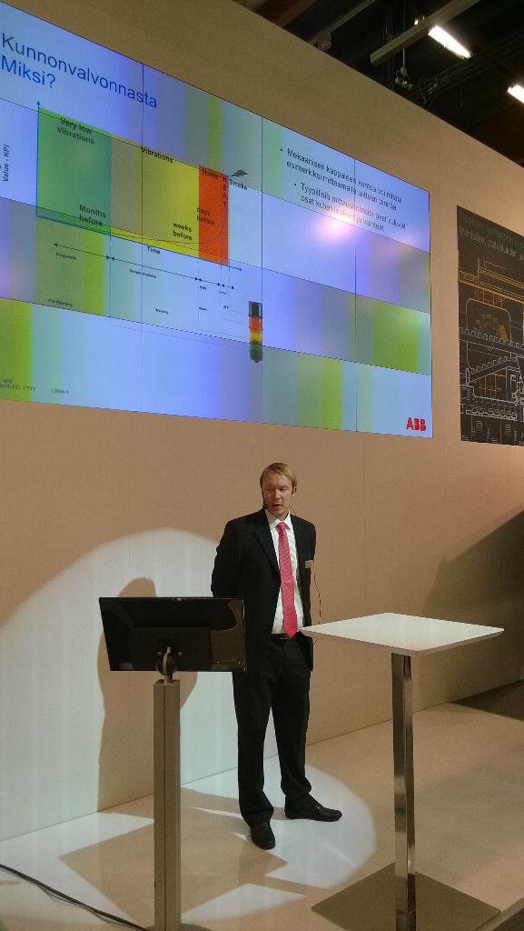 KimmoKalaja's tweet photo. Automaatio 15: Tietoisku kunnonvalvonnasta @ABBSuomi @abb Global @maintenance http://t.co/aGKuZVfqSD