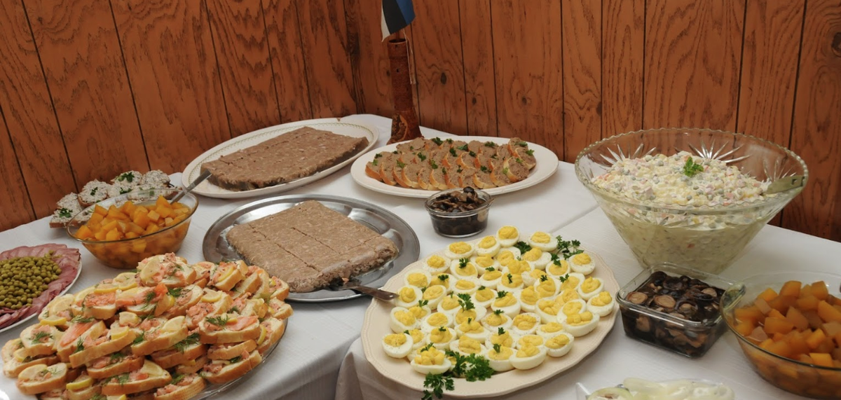 EestiMaja's tweet photo. #chicagoeestimaja k66k ootab Teid igal pyhp2eval kell 13:00 l6unale. #estonianfood #headisu #kartulisalat #eestitoit http://t.co/Bwoq9t6nV8