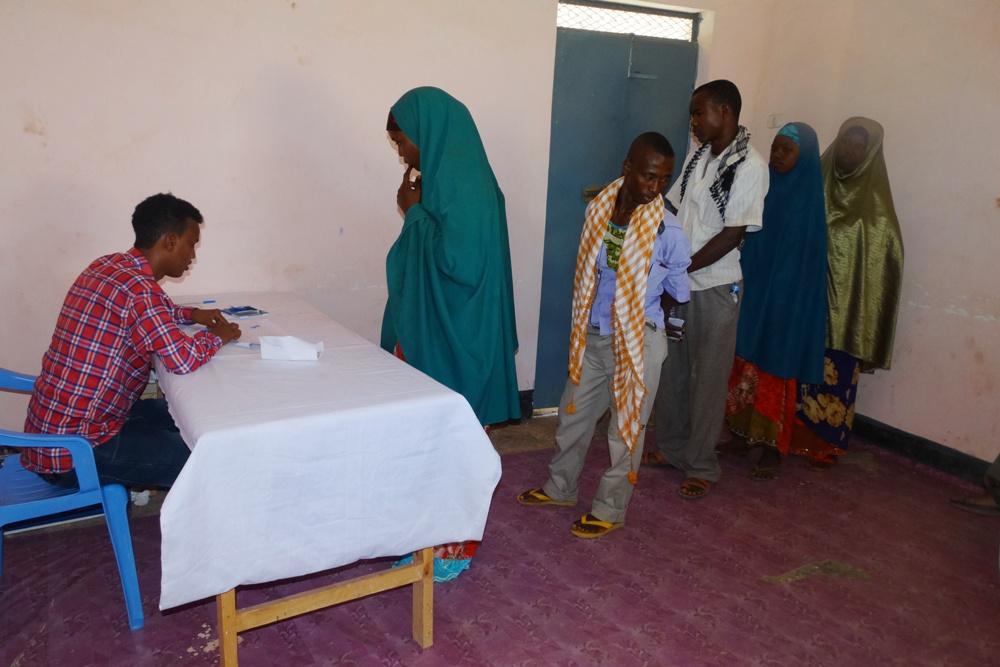 ced_org's tweet image. Youth beneficiaries from #Jowhar receiving #CashGrants 4 Enterprise Development  #CYBERS project @stability_fund