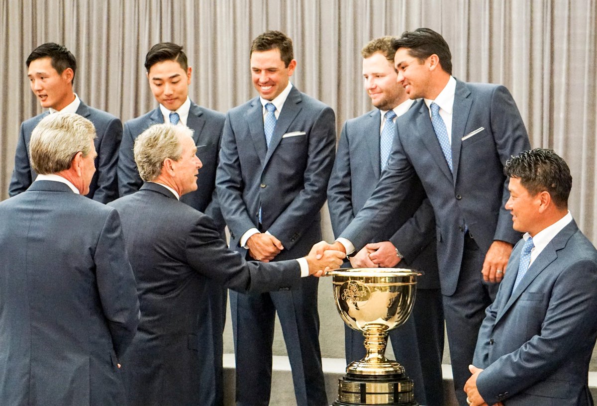 PGATOUR's tweet photo. Joining the teams at the #PresidentsCup: Former President George W. Bush. http://t.co/LdBvyFbpna
