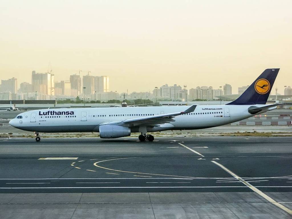 DeltaBravo33's tweet photo. Instagram : by ihikhi - D-AIKQ | Lufthansa | Airbus A330-343 | #ihikhiLH #Lufthansa #LH #DLH #flylufthansa #starall… http://t.co/f05LHnkSqa
