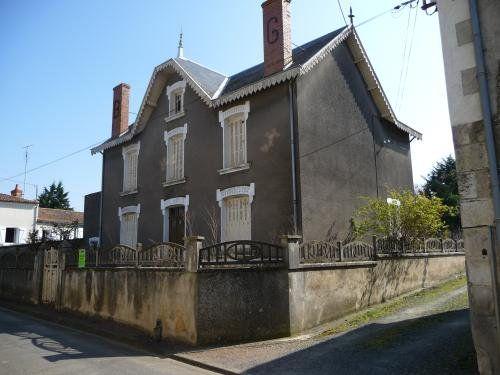 GerlachJasmine's tweet photo. 79100 #Thouars House - For Sale http://t.co/yNeu8eRcbE http://t.co/4CwGFIcGfs