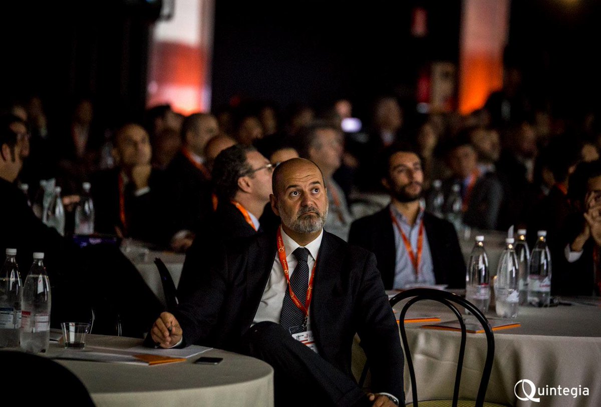 DavideLonardi's tweet photo. .Oggi grazie a @Quintegia il #ForumAutomotive,con la collaborazione di @autoscout24 http://t.co/Y54GBoyAWm #AFORUM15 http://t.co/9b4myFf8q3